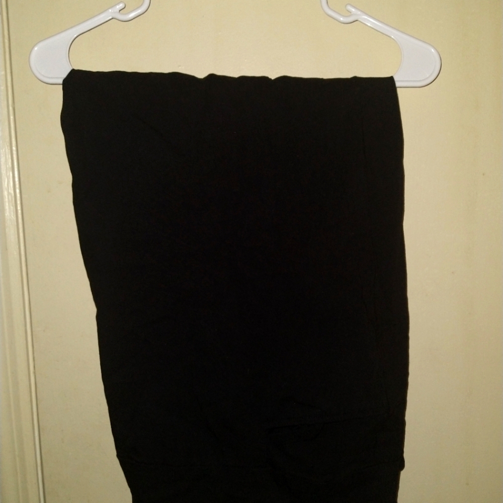 Women black capri pants